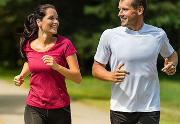 Chiropractic Care in Glendale AZ for a Couple enjoying a run after chiropractic care